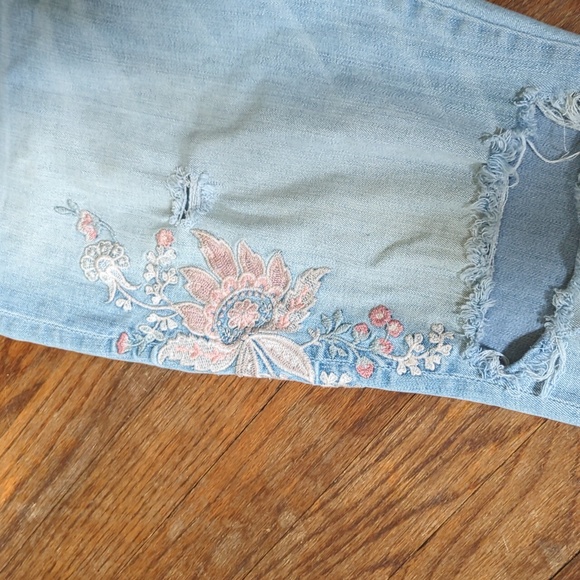 American Eagle Jeans - Picture 3 of 4